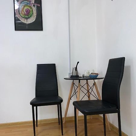 In The Center Of The City 2Rooms Tbilissi Extérieur photo